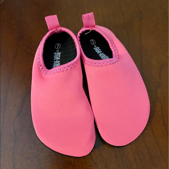 Sea Kidz Other - NEW Sea Kidz Girls Water Shoes Pink size 7